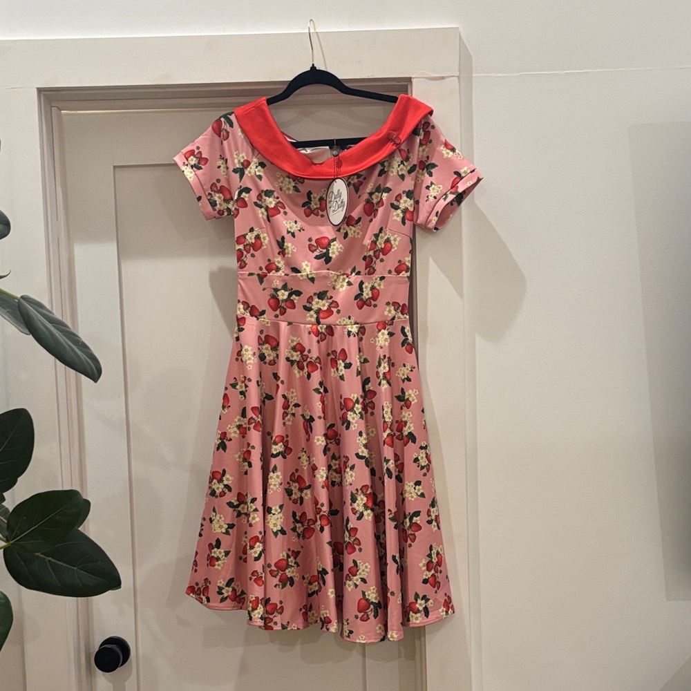 Elegant Pink Floral Midi Dress with Red Collar! Never worn vintage!